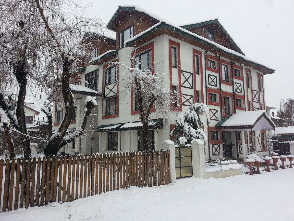 Royal Star Inn Srīnagar Esterno foto