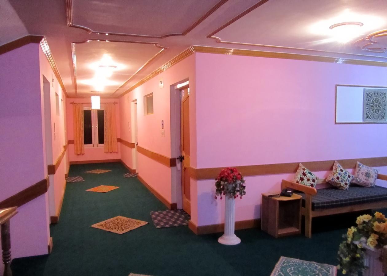 Royal Star Inn Srīnagar Esterno foto