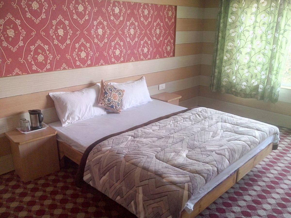 Royal Star Inn Srīnagar Esterno foto