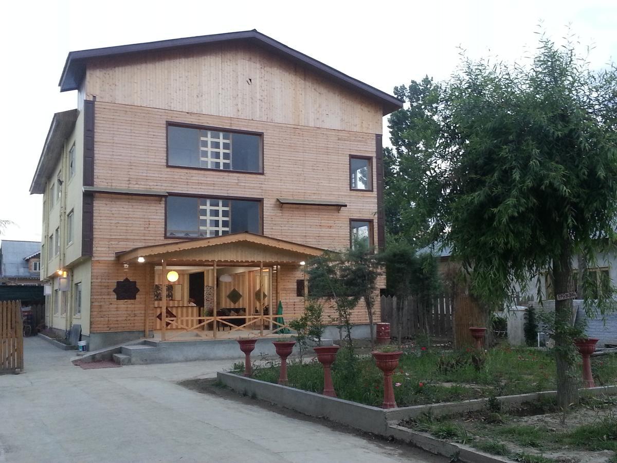 Royal Star Inn Srīnagar Esterno foto