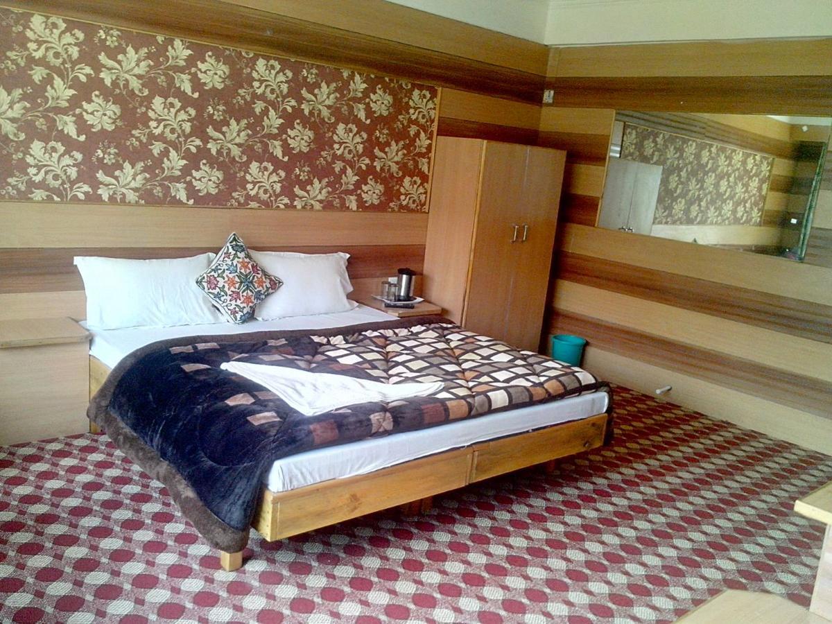 Royal Star Inn Srīnagar Esterno foto